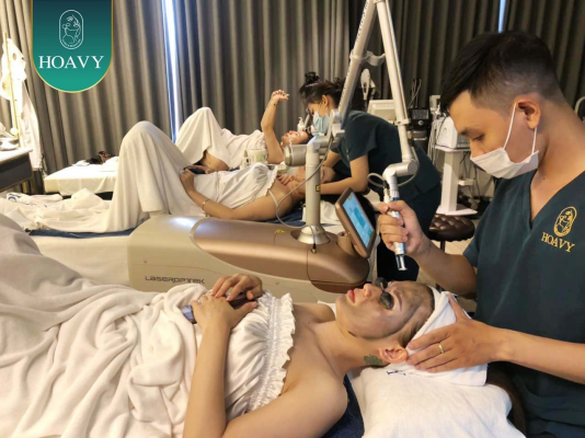 Có nên chăm sóc da mặt ở spa hay không là thắc mắc chung của nhiều người