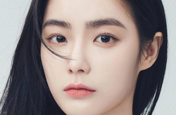 Gương mặt trái xoan phù hợp với nhiều dáng lông mày 