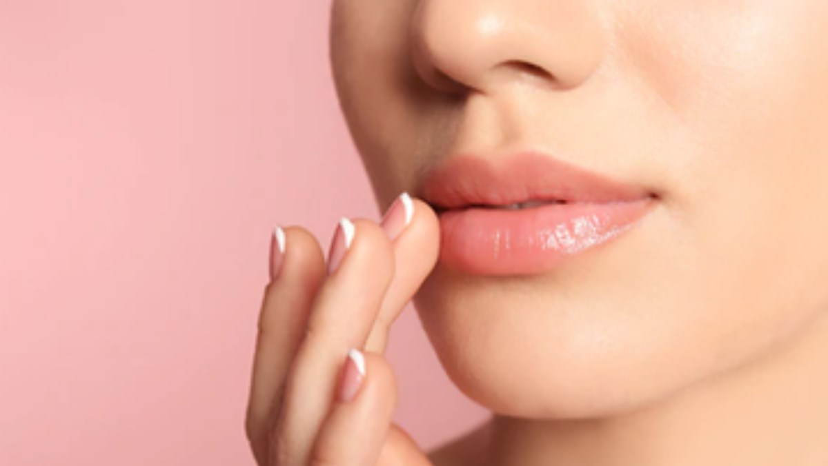 Tìm hiểu cách xử lý môi thâm bằng phun môi collagen phủ bóng 1 xu ly moi tham