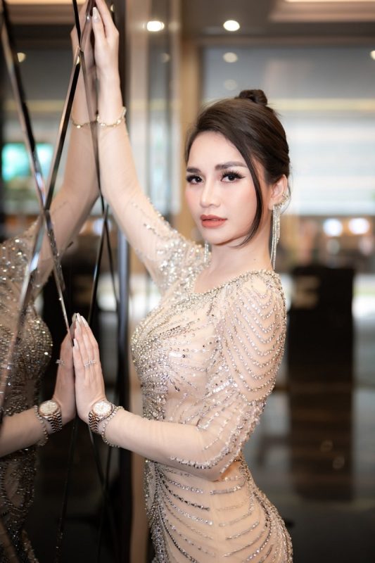 Á hậu Hoa Vy giữ vai trò điều hành Thẩm mỹ viện Hoa Vy 1 a hau hoa vy